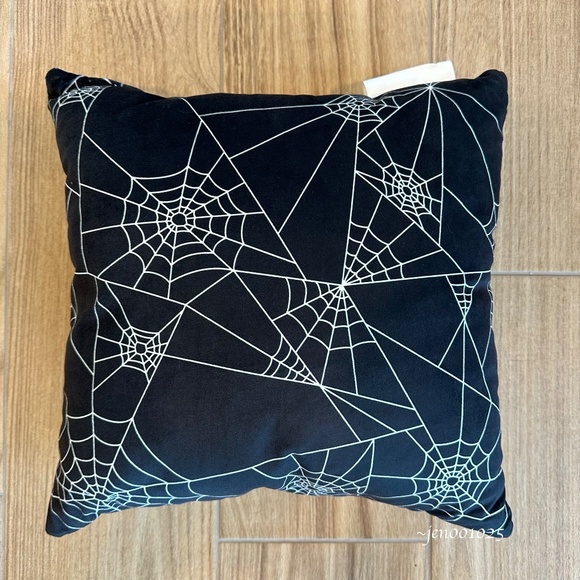 Halloween Reversible Velvet Spider Throw Pillow Turquoise Green - Hyde & EEK! - Picture 12 of 14